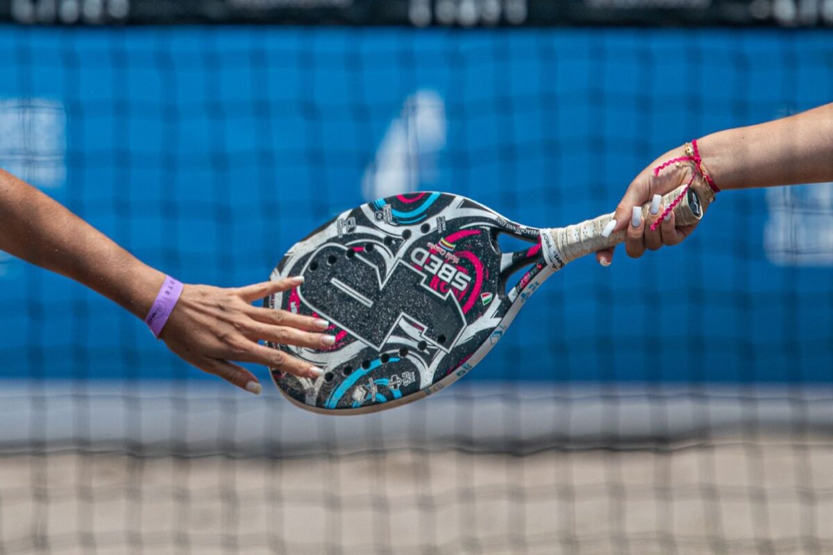 Quelle raquette choisir quand on débute au padel