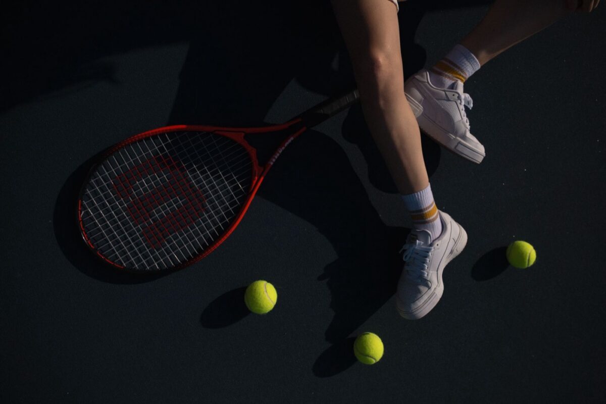 Technique et exercices du smash haut au padel
